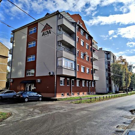 Apartman Espresso Sa Parkingom Sremska Mitrovica Dış mekan fotoğraf