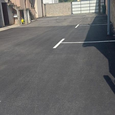 Apartman Espresso Sa Parkingom Sremska Mitrovica Dış mekan fotoğraf