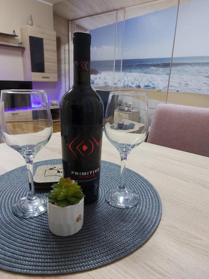 Apartman Espresso Sa Parkingom Sremska Mitrovica Dış mekan fotoğraf