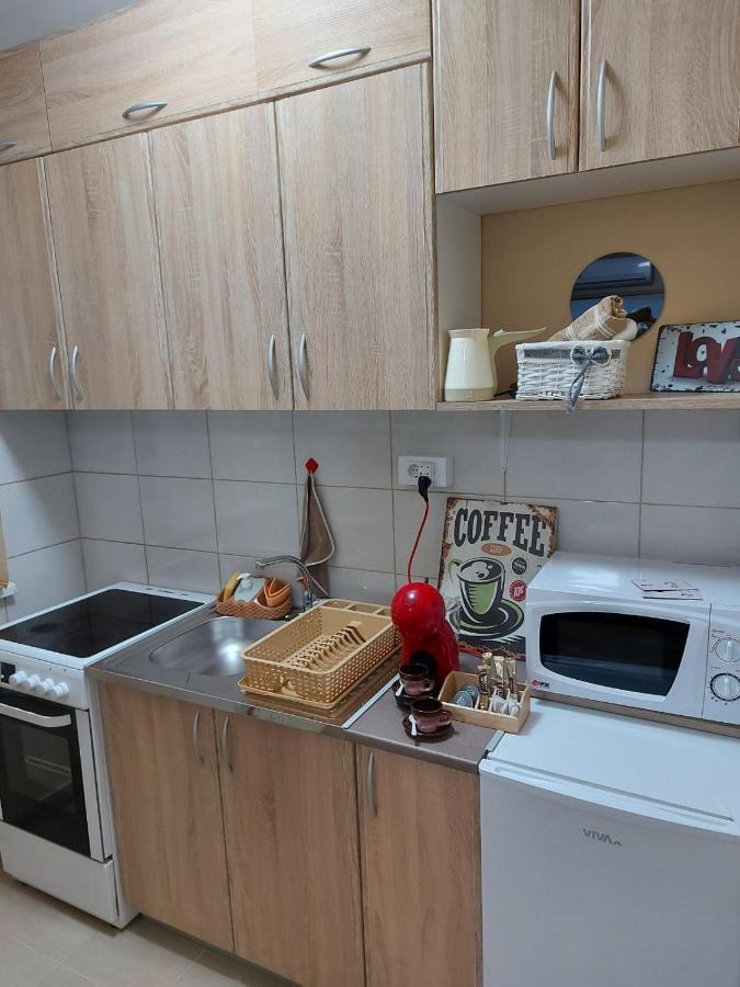 Apartman Espresso Sa Parkingom Sremska Mitrovica Dış mekan fotoğraf