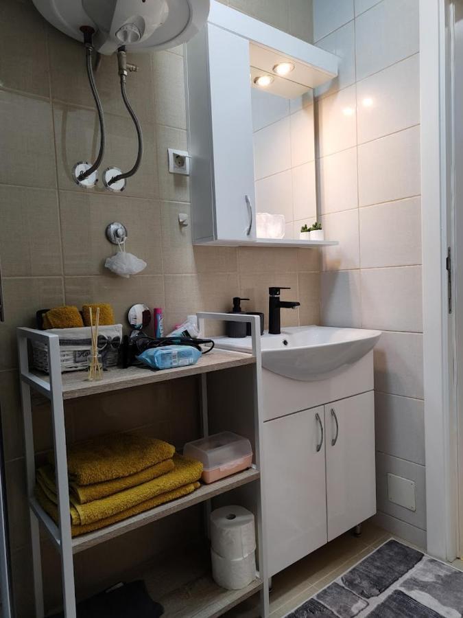 Apartman Espresso Sa Parkingom Sremska Mitrovica Dış mekan fotoğraf